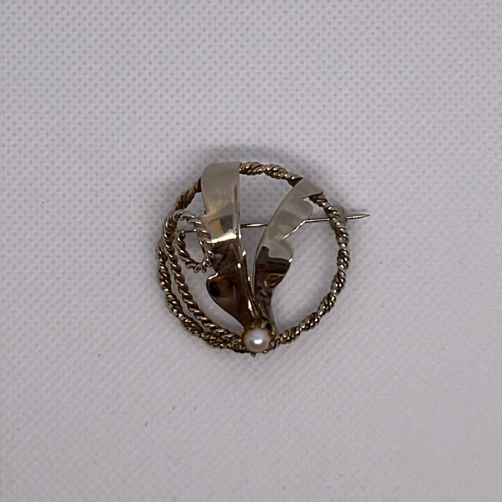 Vintage, silver tone, brooch with pearl